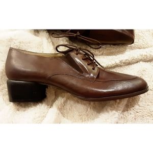EUC Vintage Bandolino Leather Heeled Oxfords